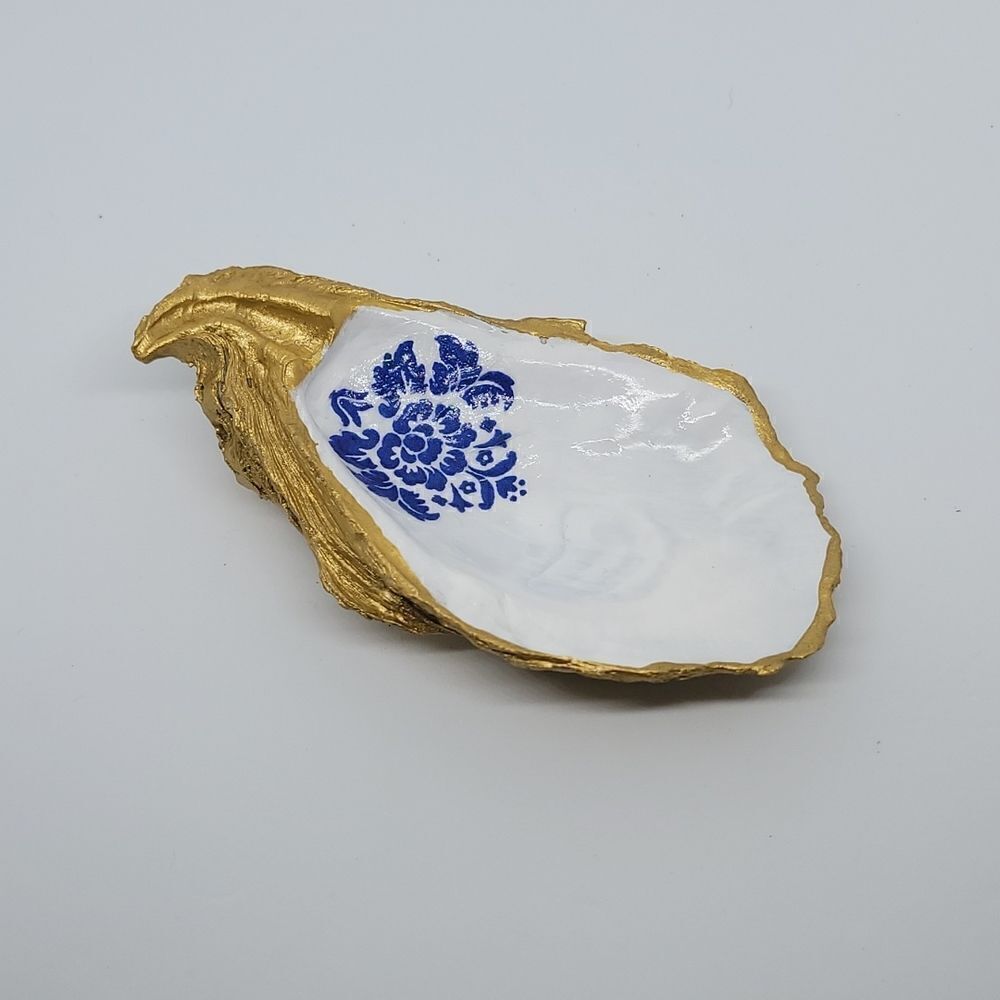 Filigree Oystershell ring holder/ trinket tray